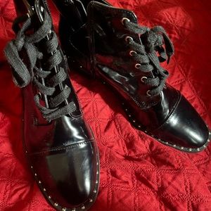 Forever 21 Black Faux Patent Combat Boot w/Silver Stud Detail Sz 9